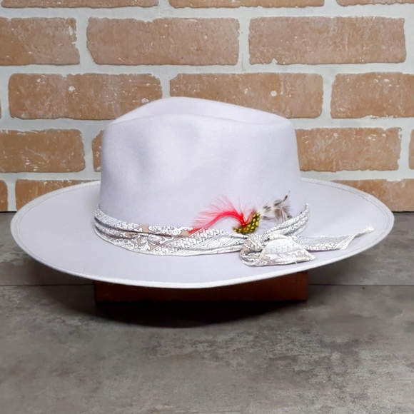 Wyeth by Todd Magill Accessories - WYETH BY TODD MAGILL BOHO FEATHER RANCHER HAT IN LILAC GREY